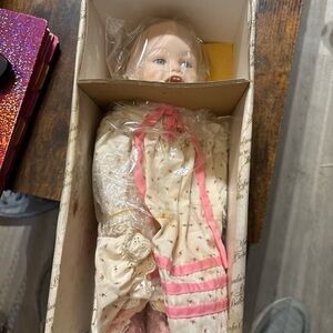 Knowles Picture Perfect Babies Collector Box - Black & Gold